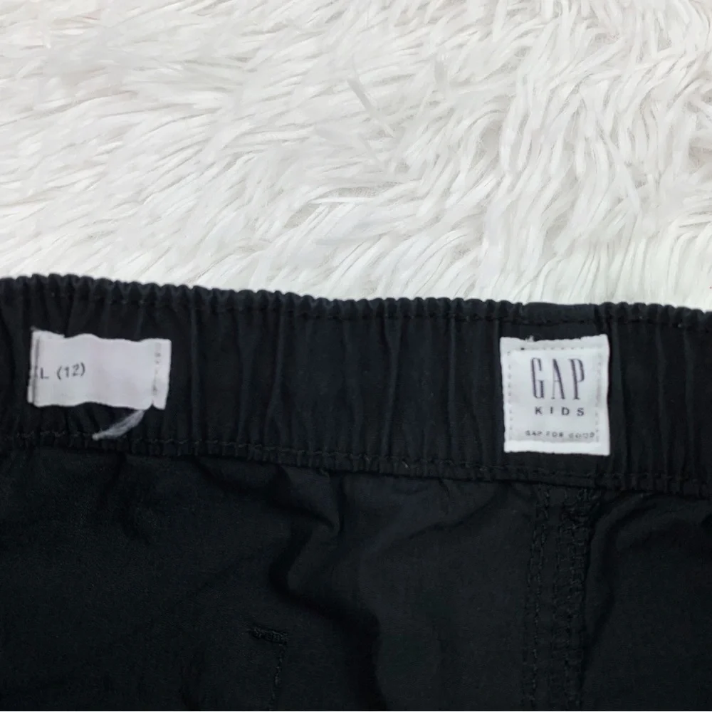 Gap‎ boy's chino shorts in black elastic waist
